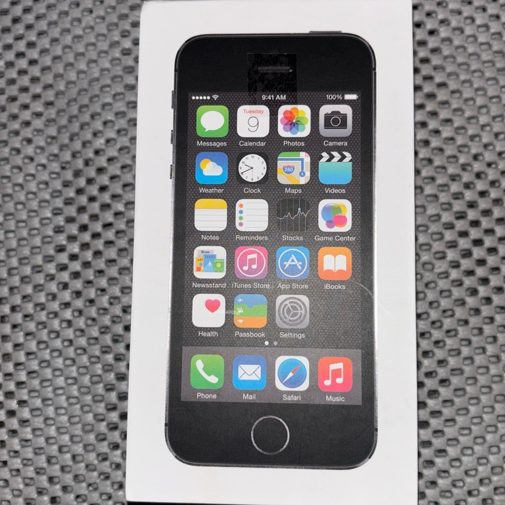 iPhone 5S Space Gray 16GB box only
